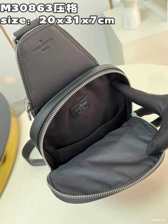 Slingbag LOUIS Avenue NM VUITTON 0210